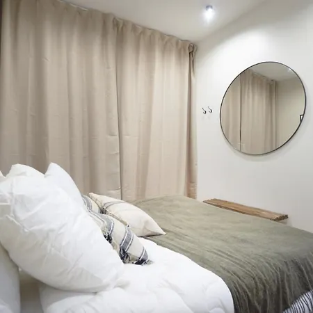 Ideally Located In 15 Appartamento *