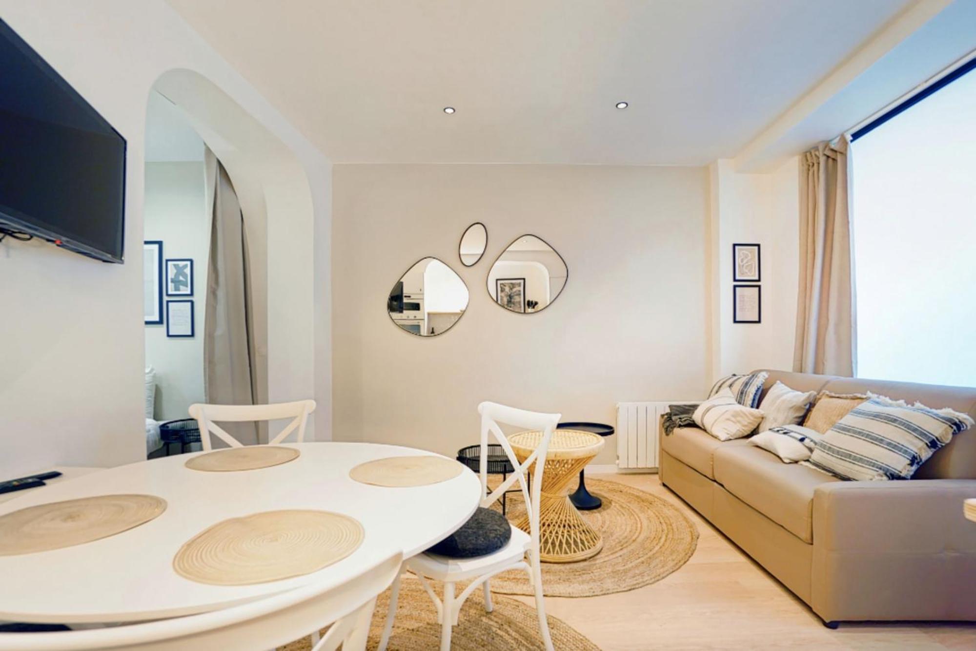Ideally Located In 15 Apartment Paris